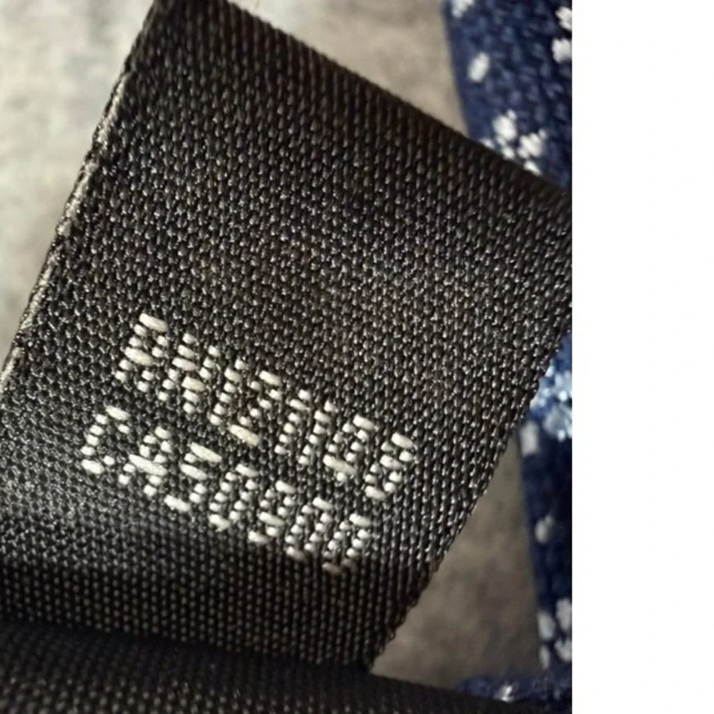VTG Van Heusen Necktie Mens Tie Navy Blue White Floral Micro-pattern Narrow